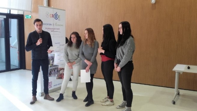 Prix départemental Yonne du Concours "Entreprise à la Une" à des 1ères Bac Pro GA du lycée Louis-Davier de Joigny